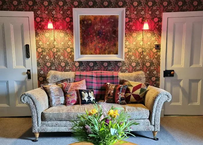 Luxury 3 Bedroom Cottage - Sleeps 6