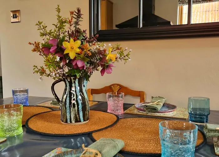 Luxury 3 Bedroom Cottage - Sleeps 6