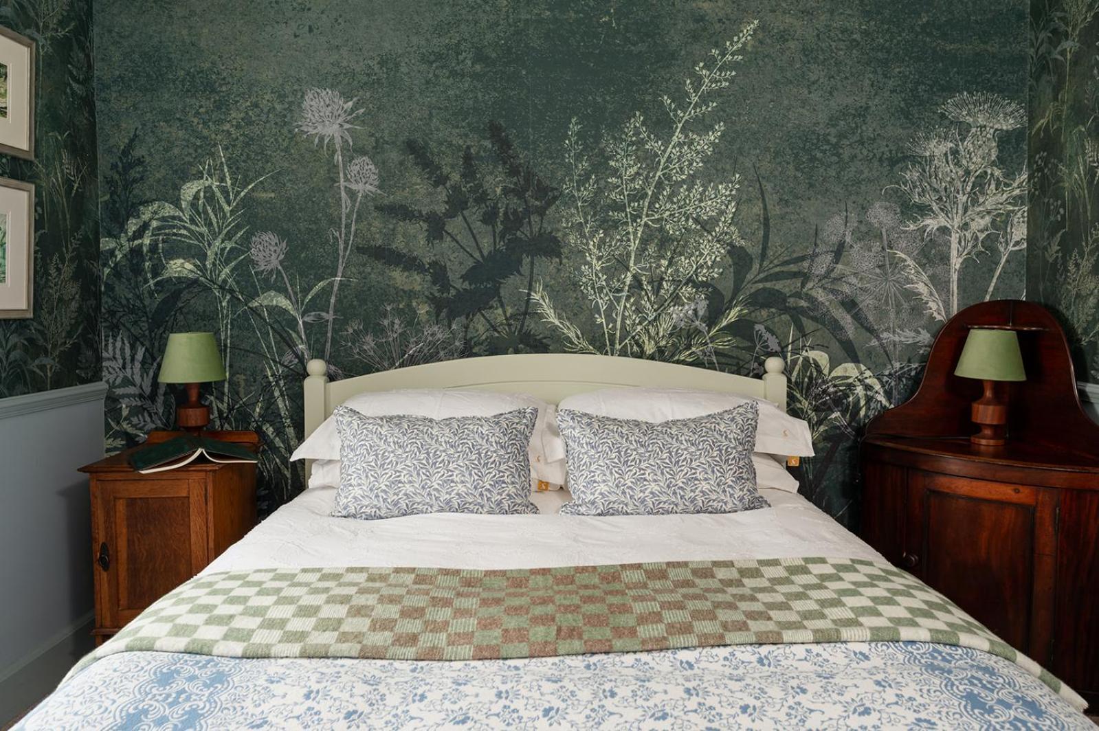Luxury 3 Bedroom - Sleeps 6 *