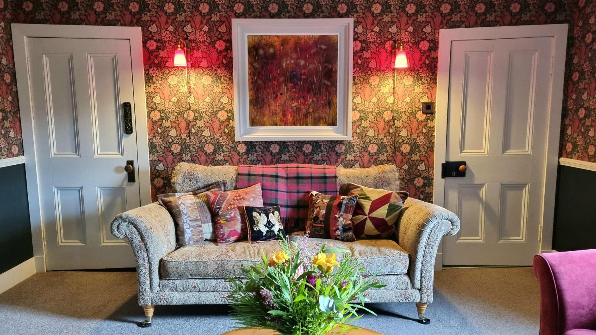 Luxury 3 Bedroom - Sleeps 6 Apartment *