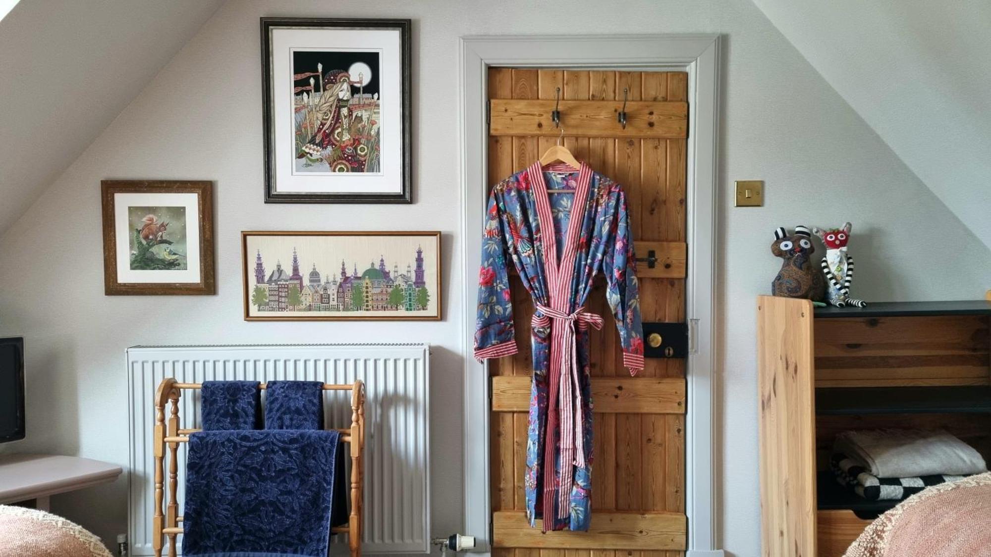 Luxury 3 Bedroom - Sleeps 6 *